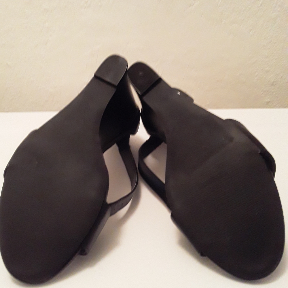 Shoes - Picture 6 of 12